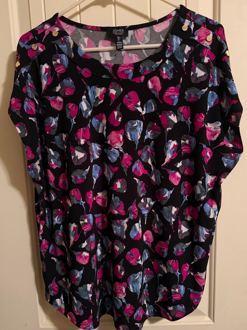 Jones New York Floral Print Short Sleeve Blouse in Black and Pink L